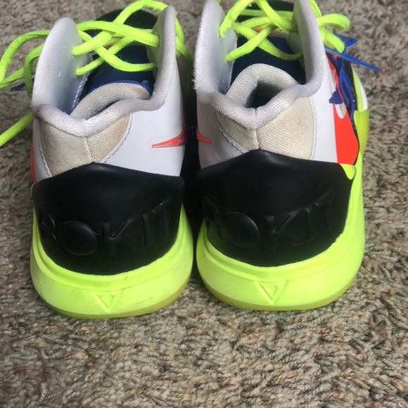 Nike Kyre Irving’s 5, All star TV PE “Rokit” - Picture 3 of 4